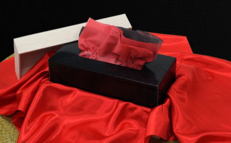 【プレスリリース】高級保湿カラーティッシュ『漆ティッシュ』が12月9日（月）より販売開始！赤と黒の斬新なカラーと4枚重なった贅沢なつくり